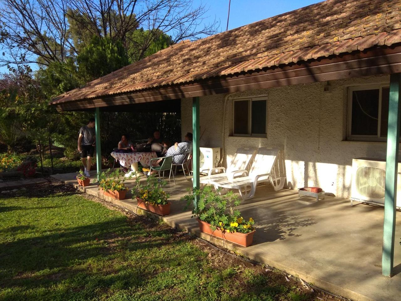 At Our Yard - Vacation Apartments In Upper Galilee Yesud HaMa'ala Oda fotoğraf